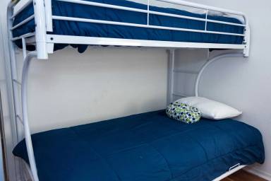 Main picture of Bed in Furnished Triple Room in SoMa