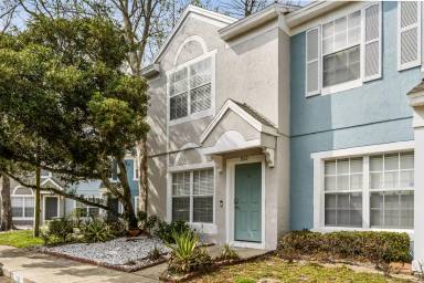 Main picture of 922 Vineland Pl