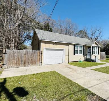 Main picture of 4035 Clayton Dr