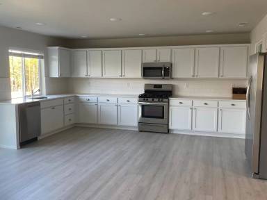 Main picture of 100 NE Belfair St