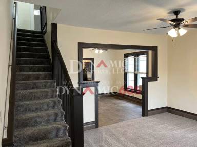 Main picture of 422 W 12th St