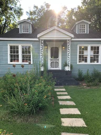 Main picture of 2172 Meadow Lane Dr