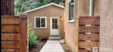 Main picture of 33 Don Gabriel Way