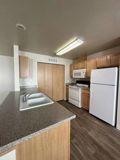 Main picture of Sagecrest Apartments