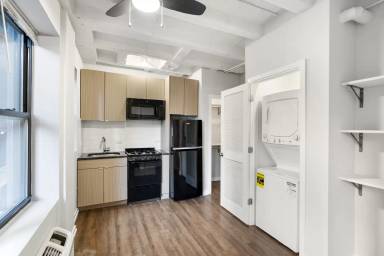 Main picture of The Maynard at 5718 Winthrop