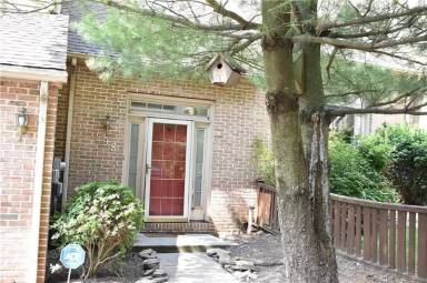 Main picture of 598 Brighton St