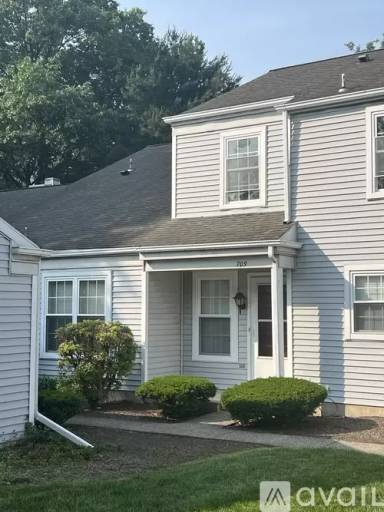 Main picture of 709 Cambridge Ct