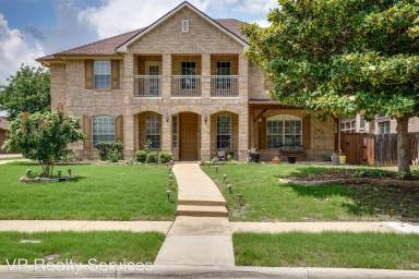 Main picture of 527 Weeping Willow Dr