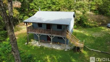 Main picture of 389 Lily Ln
