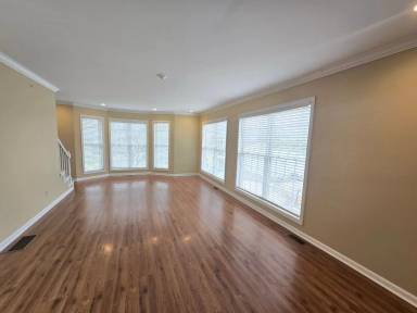 Main picture of 2405 Blankenbaker Rd