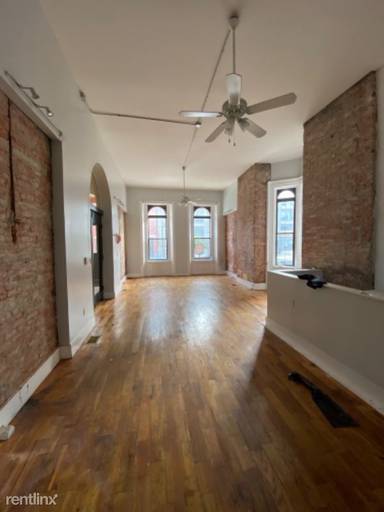Main picture of 1517 W Girard Ave