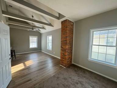 Main picture of 2547 W 10th St