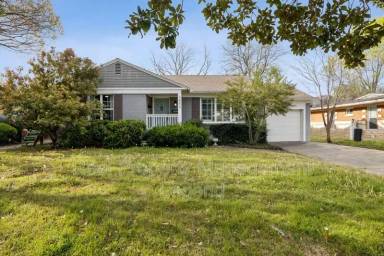 Main picture of 3884 Clover Ln