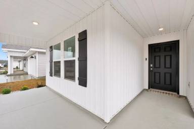 Main picture of 6304 Firefly Dr