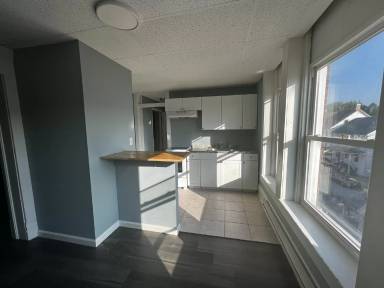 Main picture of 5 S Main St