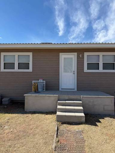 Main picture of 1209 E Snyder St
