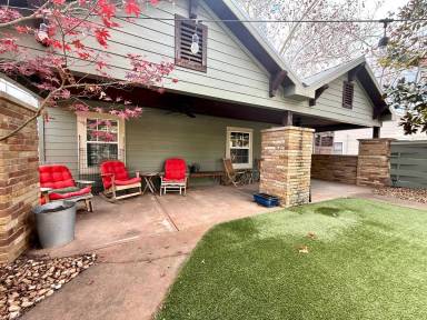Main picture of 4214 Bellvue Ave