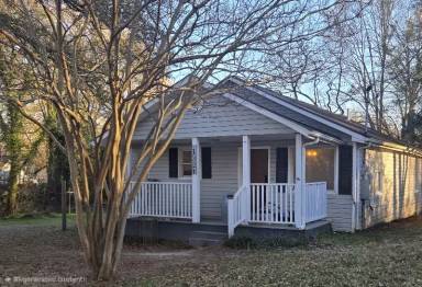 Main picture of 1321 W May Ave