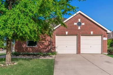 Main picture of 2701 Enchanted Eve Dr