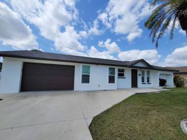 Main picture of 2214 Country Club Blvd