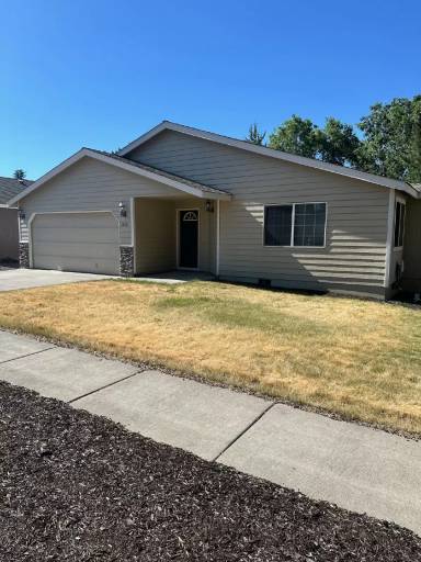 Main picture of 3336 NE Hoona Dr