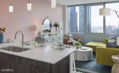 Main picture of 806 S Michigan Ave