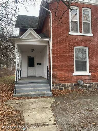 Main picture of 521 W Ganson St