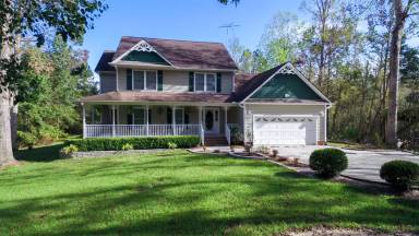 Main picture of 5 Grant Cir