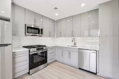 Main picture of 1200 Bradley Ct