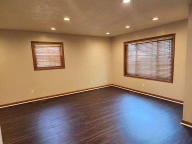 Main picture of 5905 Seneca Trl