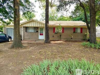Main picture of 2215 Pontiac Dr