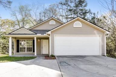 Main picture of 223 Elm Cir