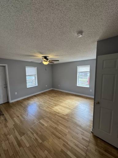 Main picture of 502 N Hope St