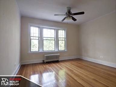Main picture of 1601-15 W Berteau Ave Apartments