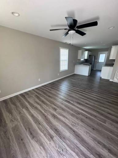 Main picture of 400 Sanderson Dr