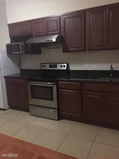 Main picture of 1316 W Girard Ave