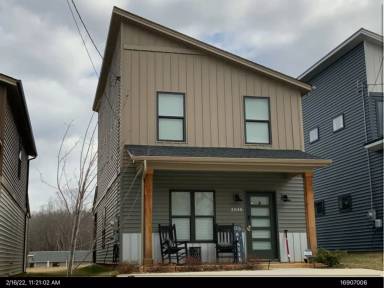 Main picture of 3048 Fulton St