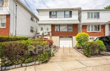 Main picture of 23 Sycamore Rd