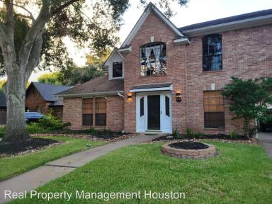 Main picture of 15735 Lakedale Dr
