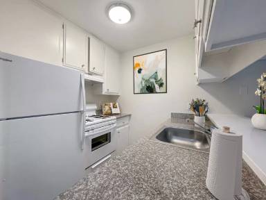 Main picture of 419 W Flora St