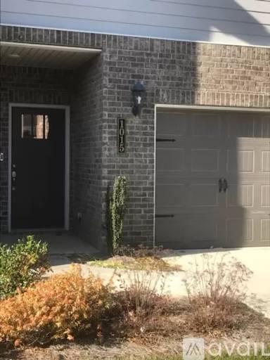 Main picture of 1015 McKee Ct