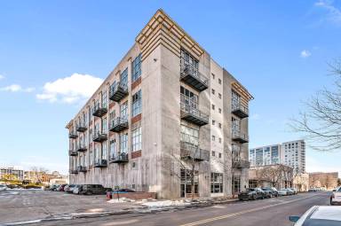 Main picture of 1050 Cherokee St