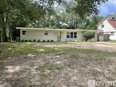 Main picture of 3826 Arbutus Dr