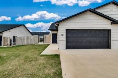 Main picture of 1712 Rover Ct