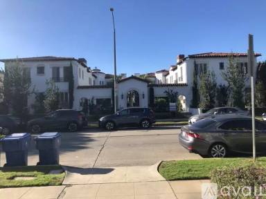 Main picture of 1047 S Orange Grove Ave