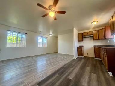Main picture of 10929 Compton Ave