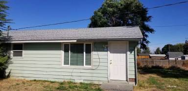 Main picture of 104 E 6th St