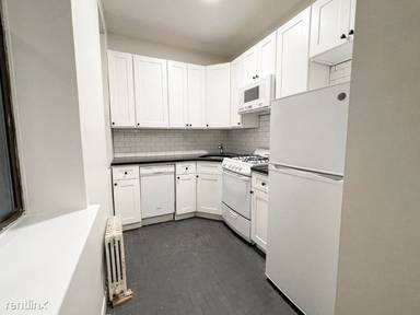 Main picture of 953 Amsterdam Ave