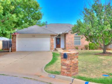 Main picture of 17320 Sun River Ct