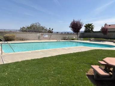 Main picture of 40208 Cantara Dr